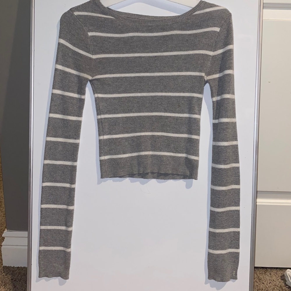 Grey with white stripes top